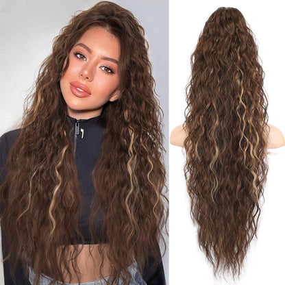 30-inch long wavy gradient hair extensions